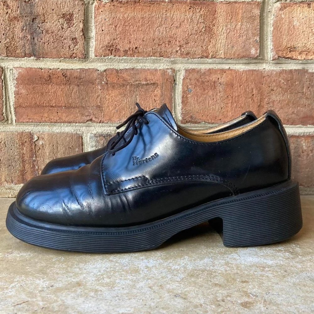 vtg 90s dr. martens MIE 8461 oxford heels with a round toe and jazz soles